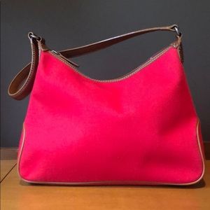 Beautiful red genuine fossil canvas shoulder bag.
